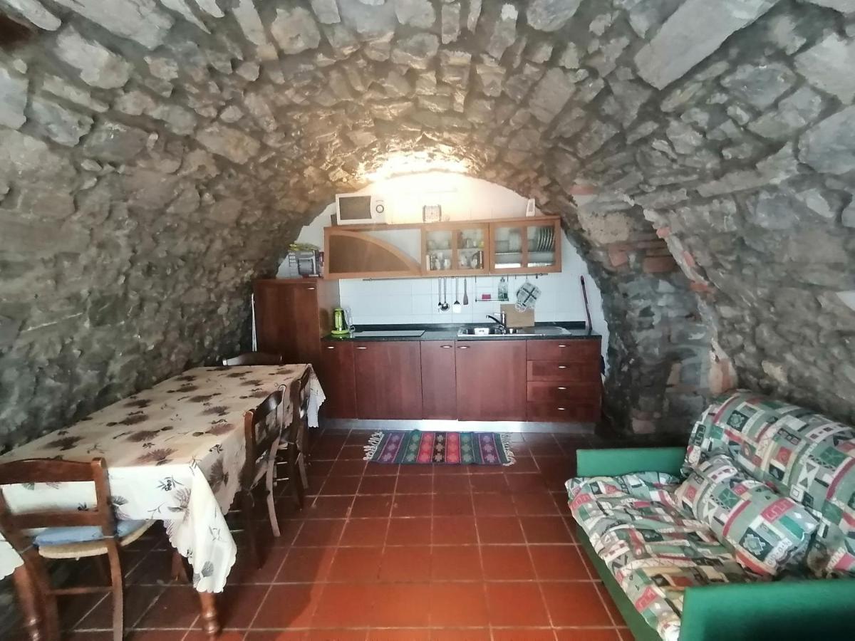 Casa Sasso Tavernola Bergamasca Exterior foto