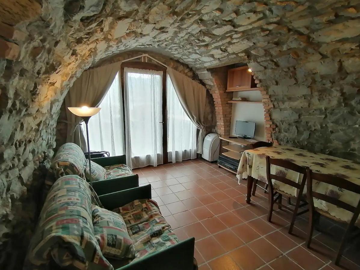 Casa Sasso Tavernola Bergamasca Exterior foto