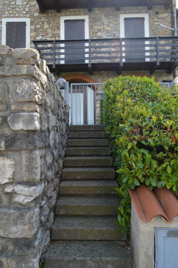 Casa Sasso Tavernola Bergamasca Exterior foto