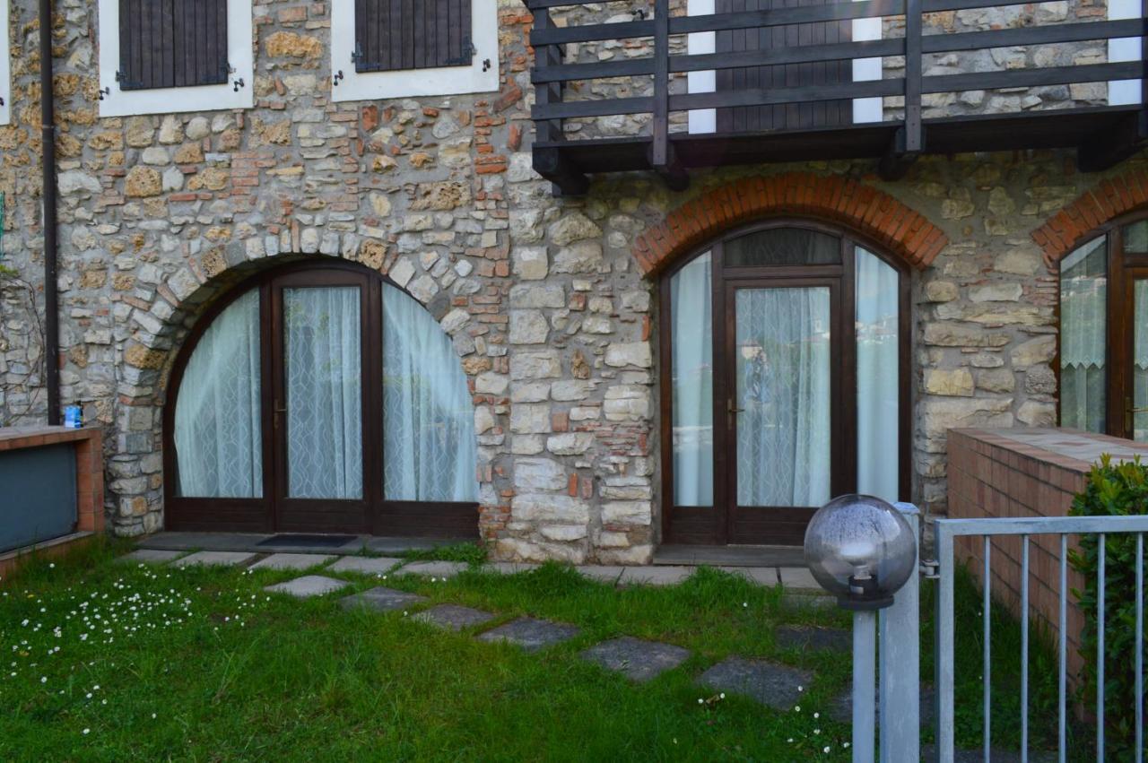 Casa Sasso Tavernola Bergamasca Exterior foto
